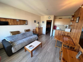 Studio cabine avec balcon, ascenseur et coin repas - FR-1-593-99 Les Angles